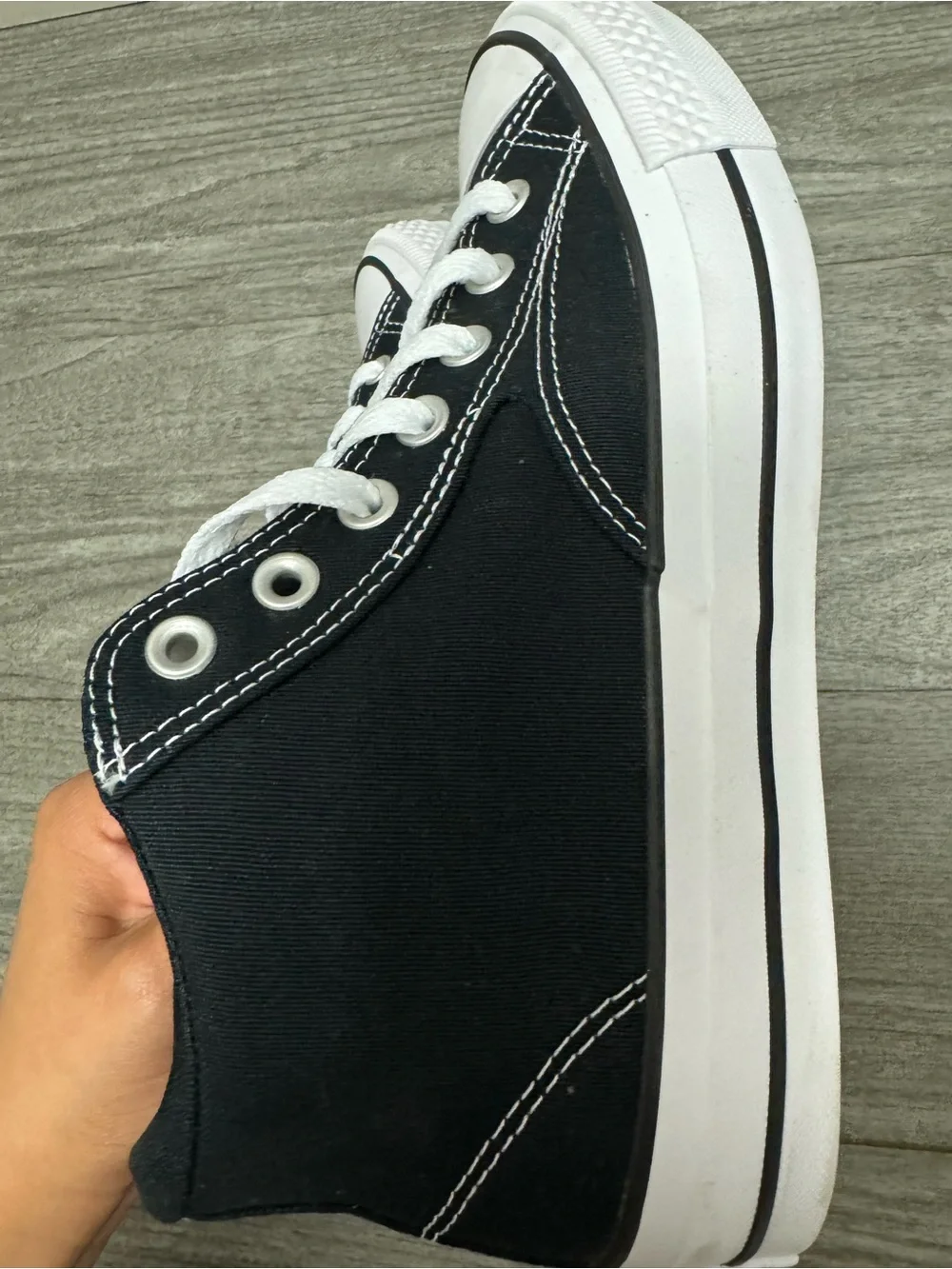 Converse canvas versatile laces